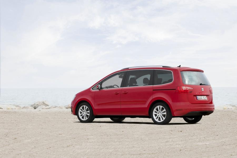  Seat Alhambra 4x4 2011 года  (фото 35 из 46)
